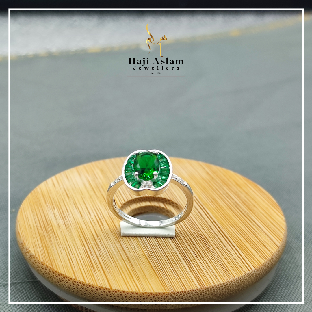 Royal Elegance Emerald - 925 Sterling Silver (Chandi)