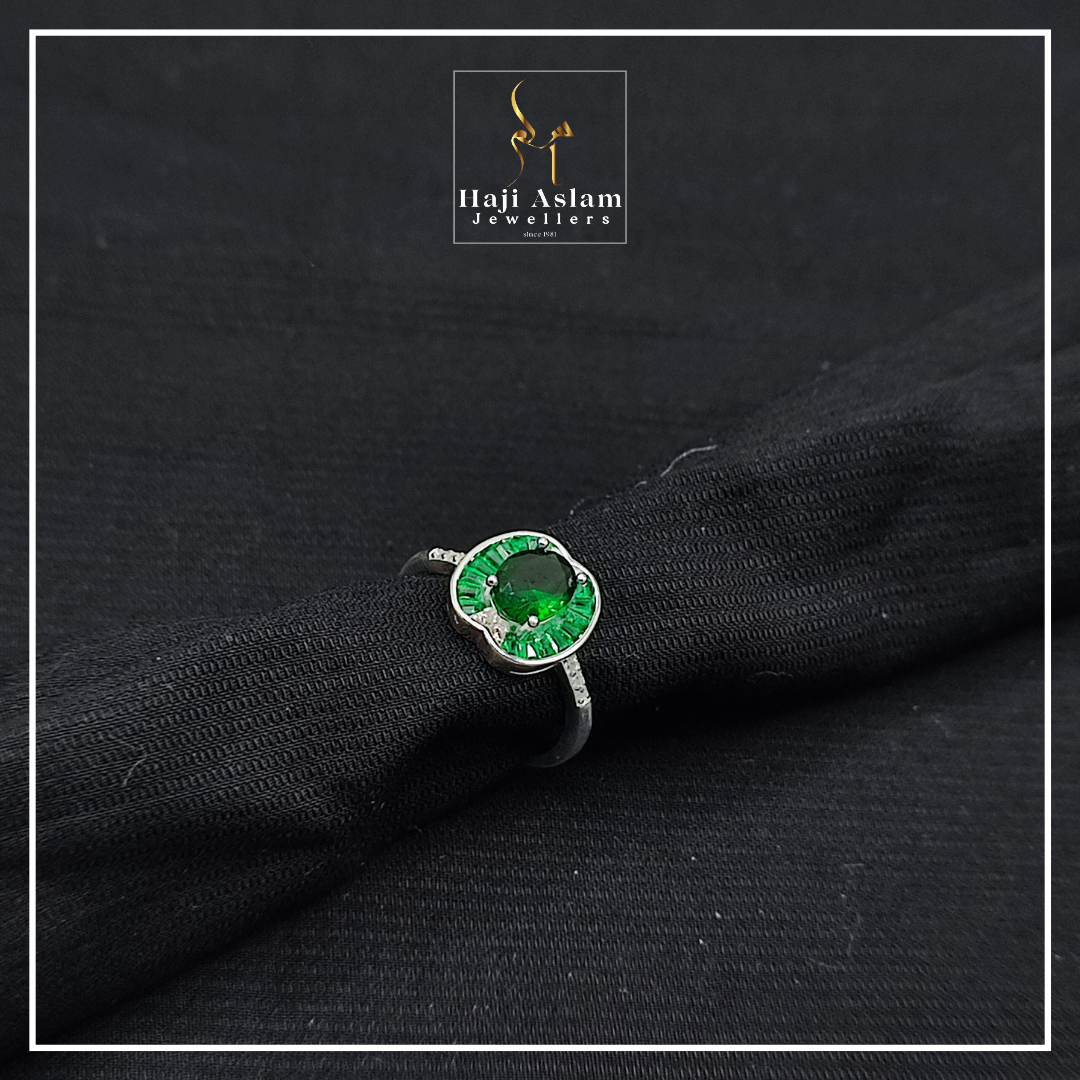 Royal Elegance Emerald - 925 Sterling Silver (Chandi)